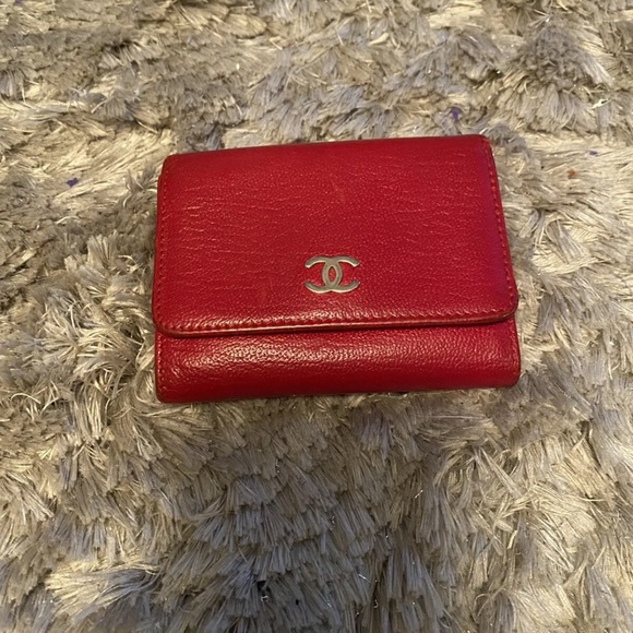 ***SOLD*** Authentic Chanel Classic Small Red Leather Wallet. - Picture 2 of 10